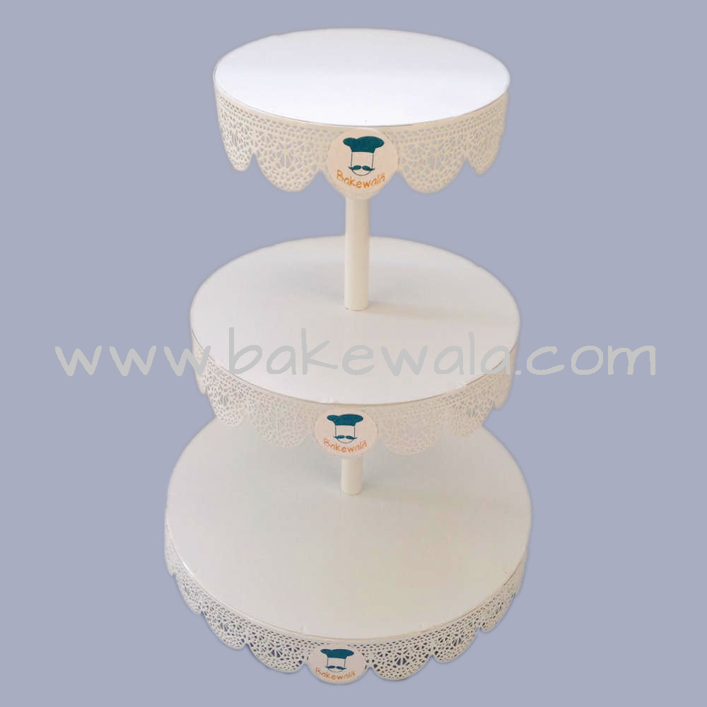 vintage_metal_cupcake_stand_-_3_tier_white_no_1.jpg